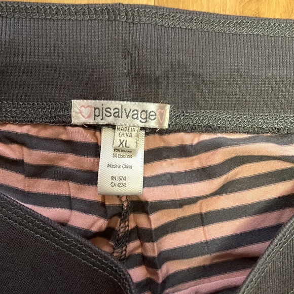 Laura Ashley pink/gray short sleeve soft cozy pj top and pj salvage brand bottom - Picture 7 of 7